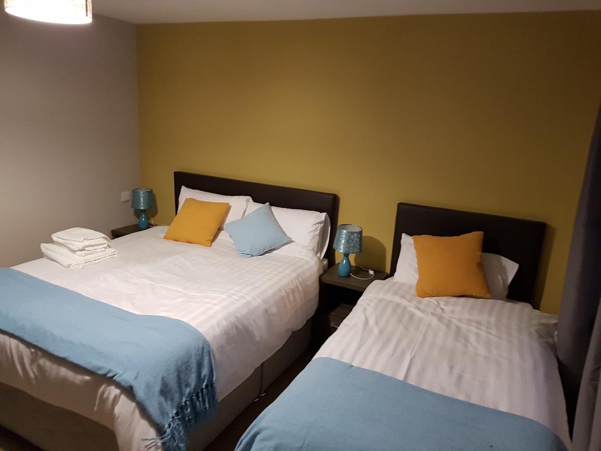 Bed and Breakfast Lynch'S On The Pier Castletownbere Exterior foto